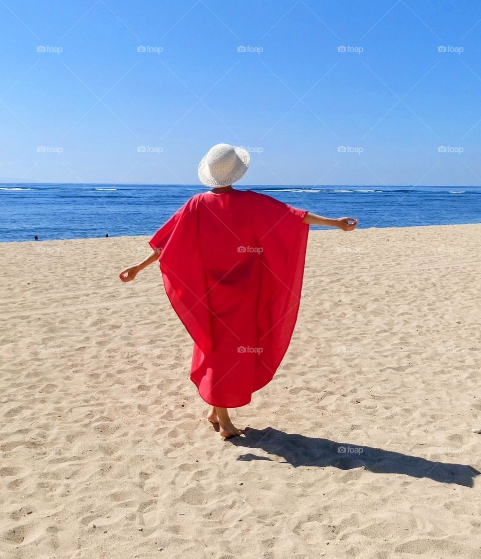 Beach time 😎 Dancing 🎶