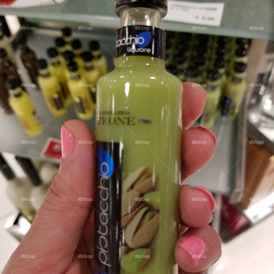pistachios liqueur