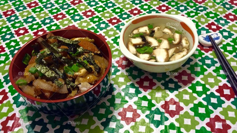 My family and I tried making Katsudon at home, and it was so good. Oshi!