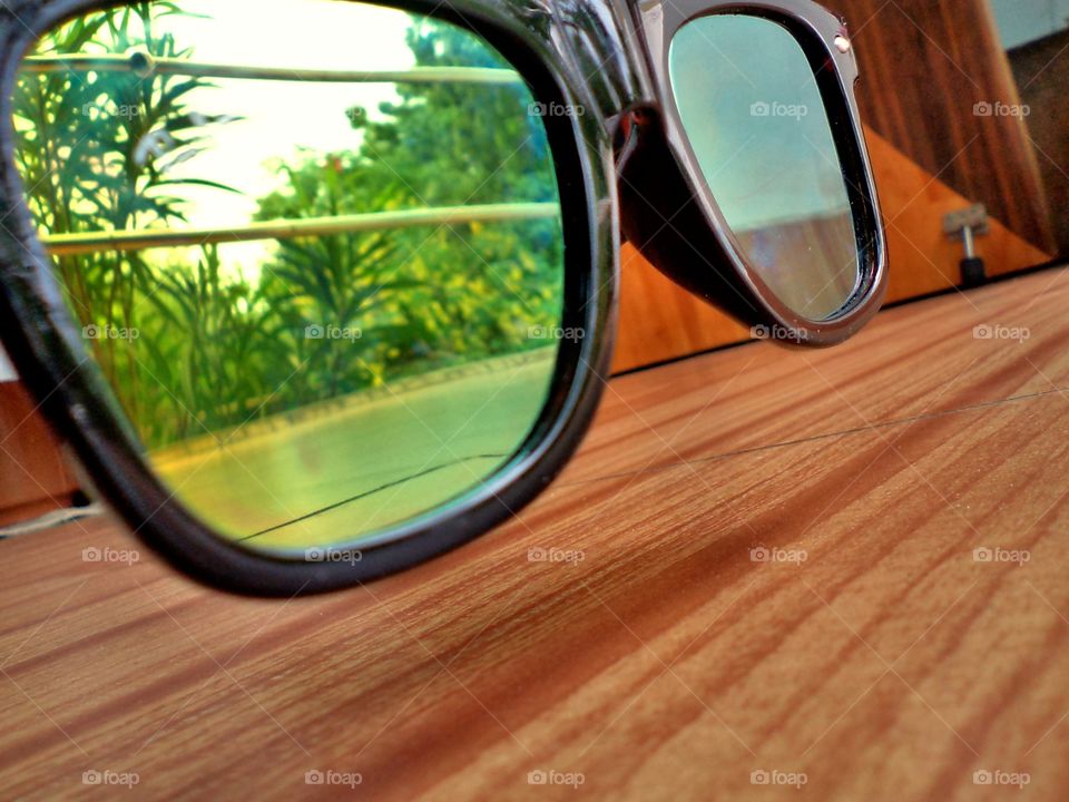 Sunglasse reflection