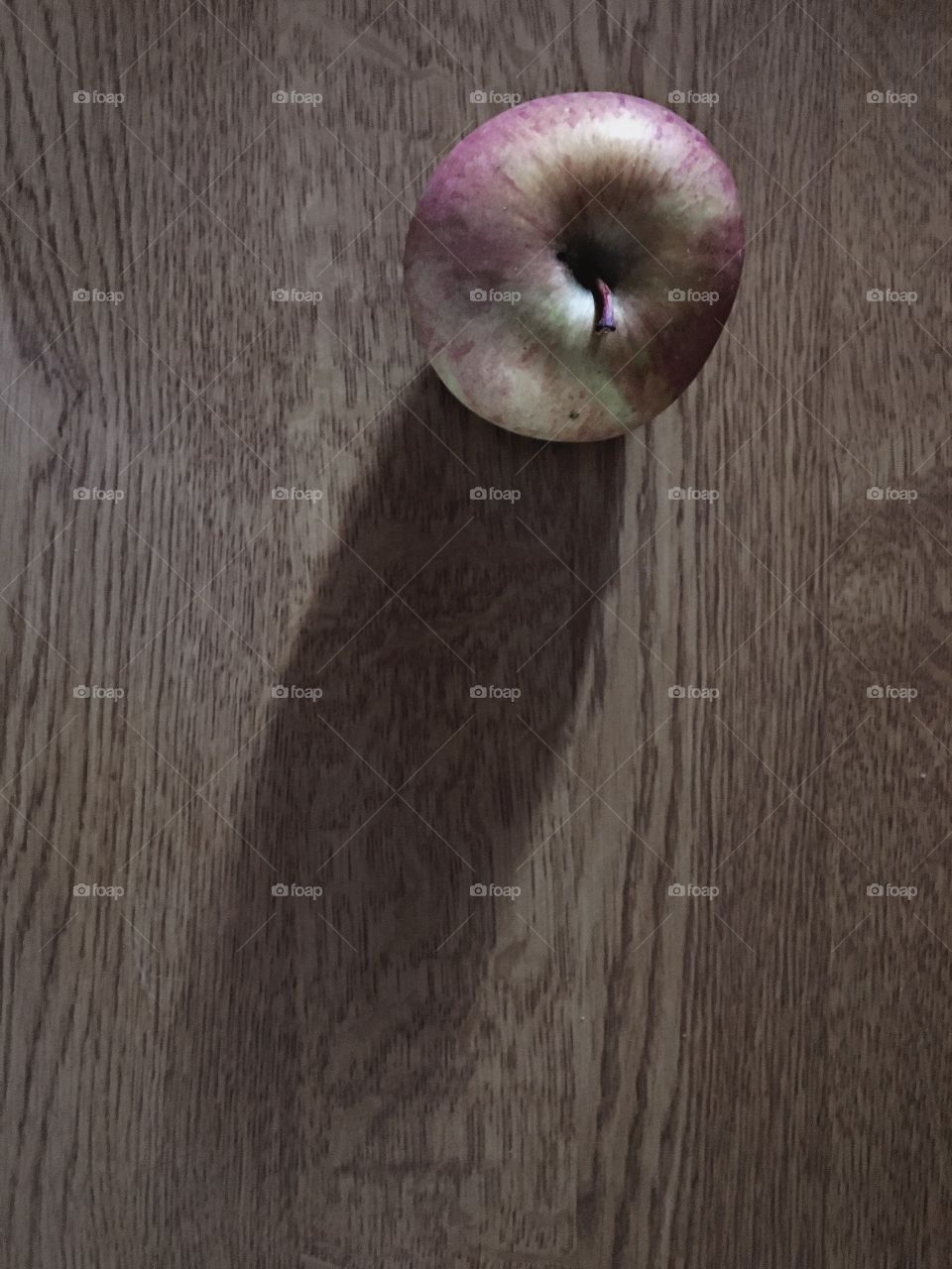 Apple and shadow portrait 