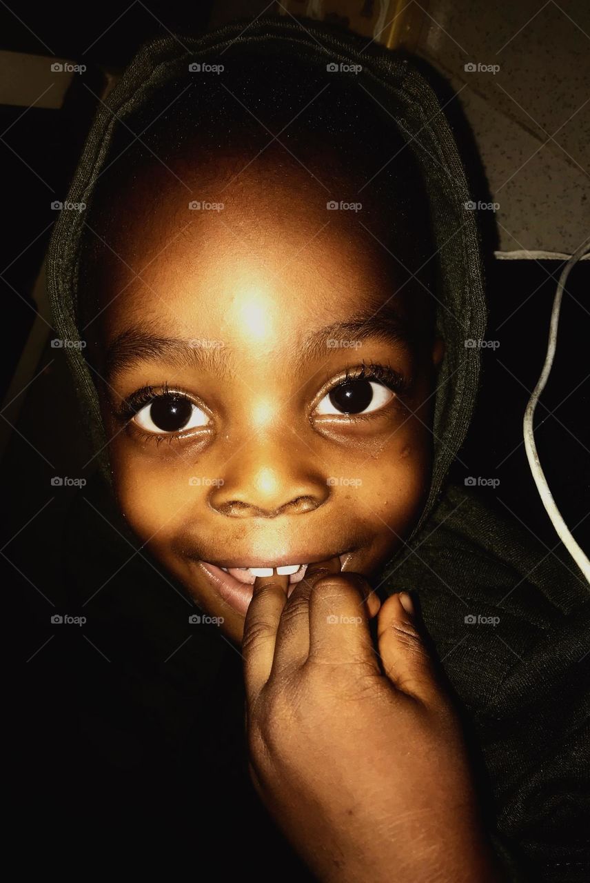 this is my son, his name is ejay, he is 2years of age, he is my own child and son and i love him dearly, i want to give him the best life has to offer. he is blessed. let's make him the face of foap🤪