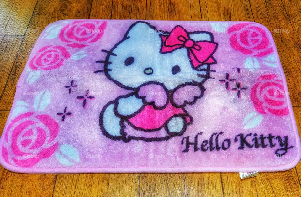 Hello Kitty pink foot match