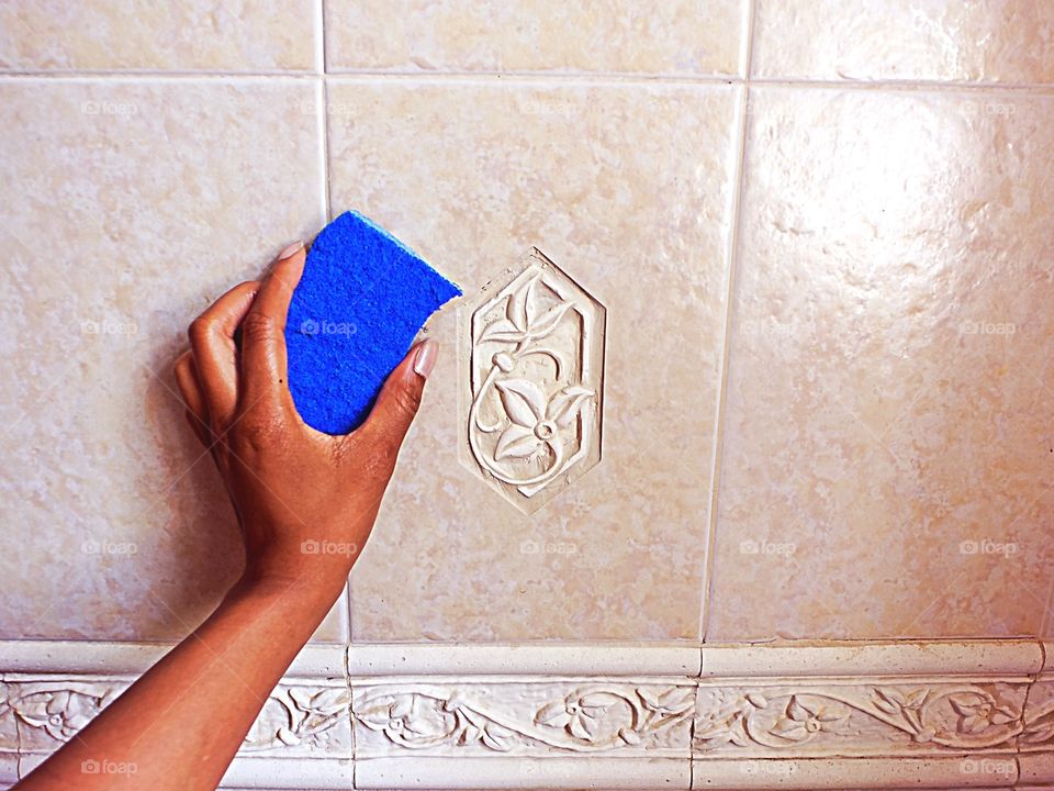 Cleaning a shower