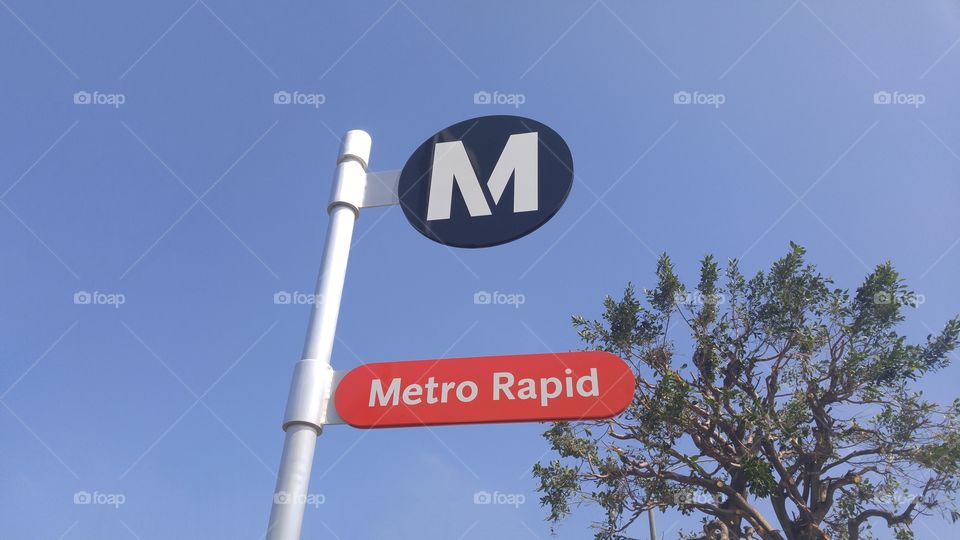 Metro Rapid sign