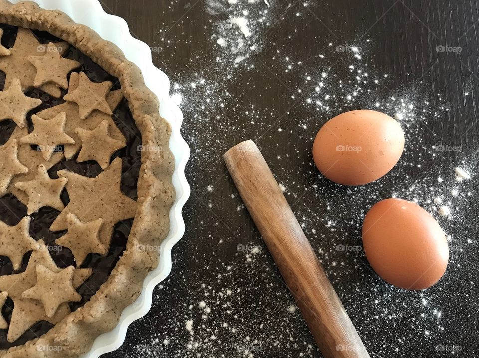 Homemade Pie with soft fruit jam - Crostata fatta in casa con marmellata ai frutti di bosco - work in progress 