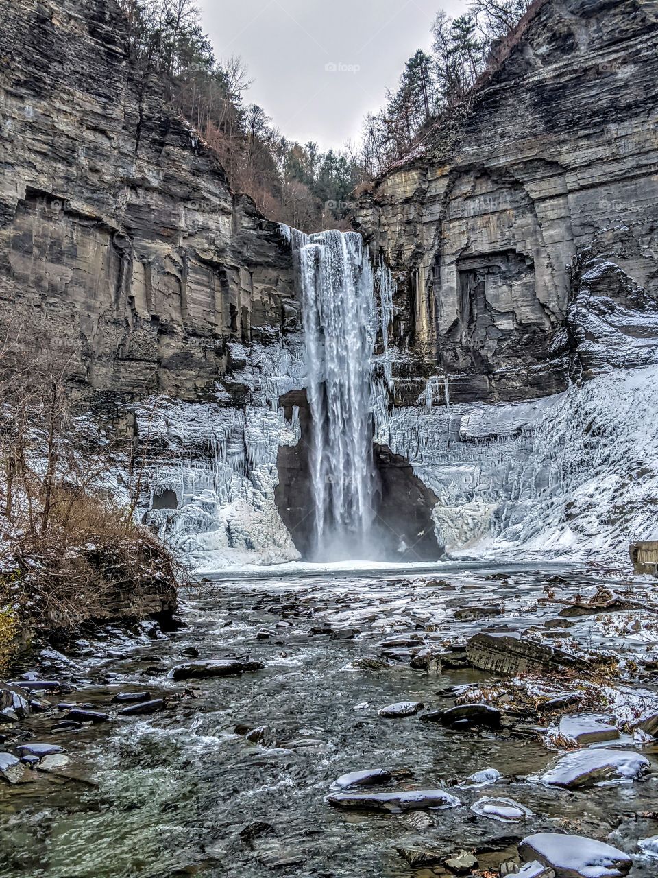 Winter wonderland waterfall! A partially frozen Taughannock Falls in Trumansburg, NY. November 2019.