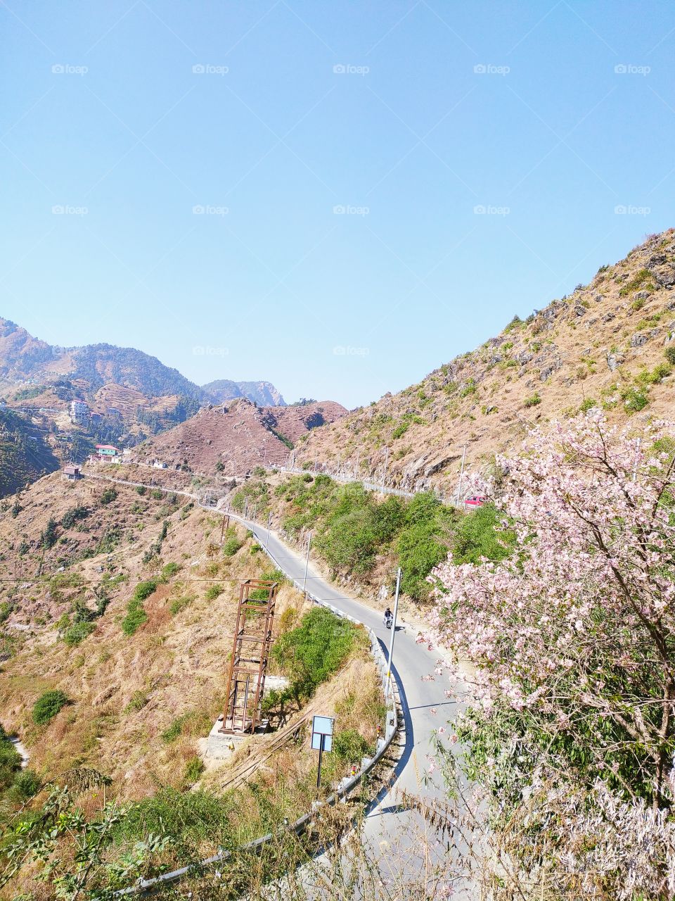 Mountain view on the way to Uttarkashi