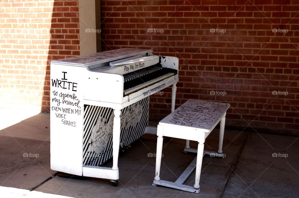 Street piano