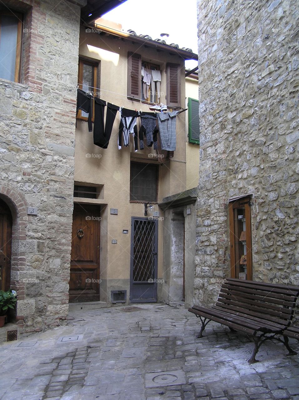 Jeans on a clothesline is like a work of art...add to this Italian back alley backdrop and it’s a masterpiece!  