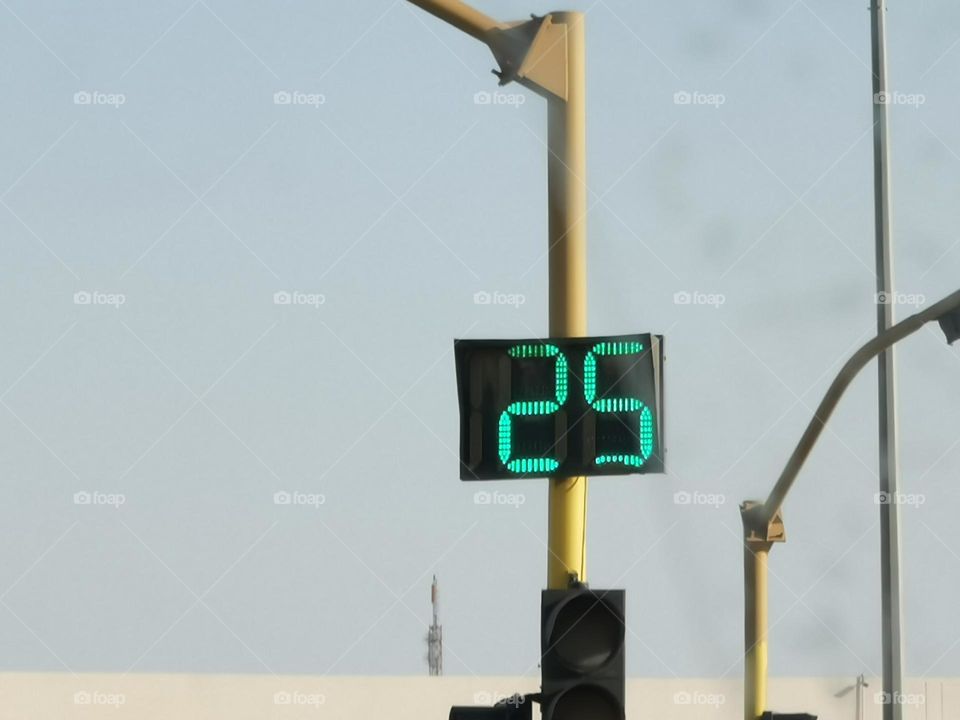 I wish life had traffic lights, it would tell us when to go for it, when to be careful, and when to just stop...!