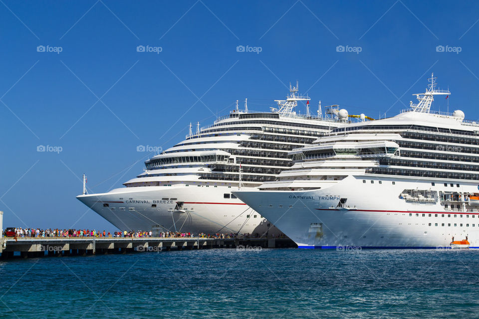 2 Cruise ships in Mexico