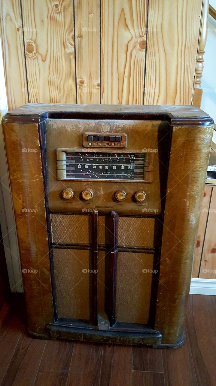 antique radio