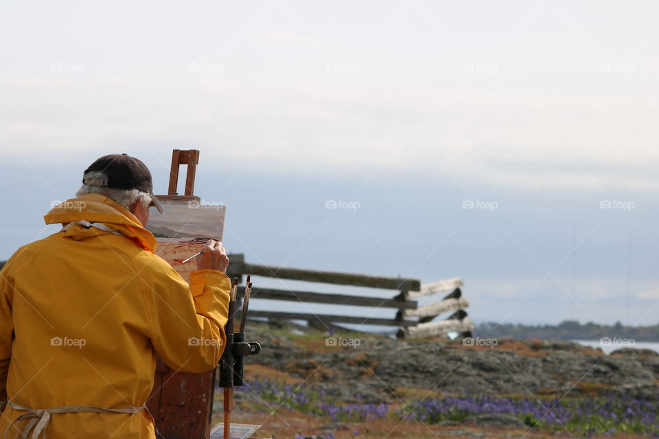 An old man pursuing his dream to paint and create