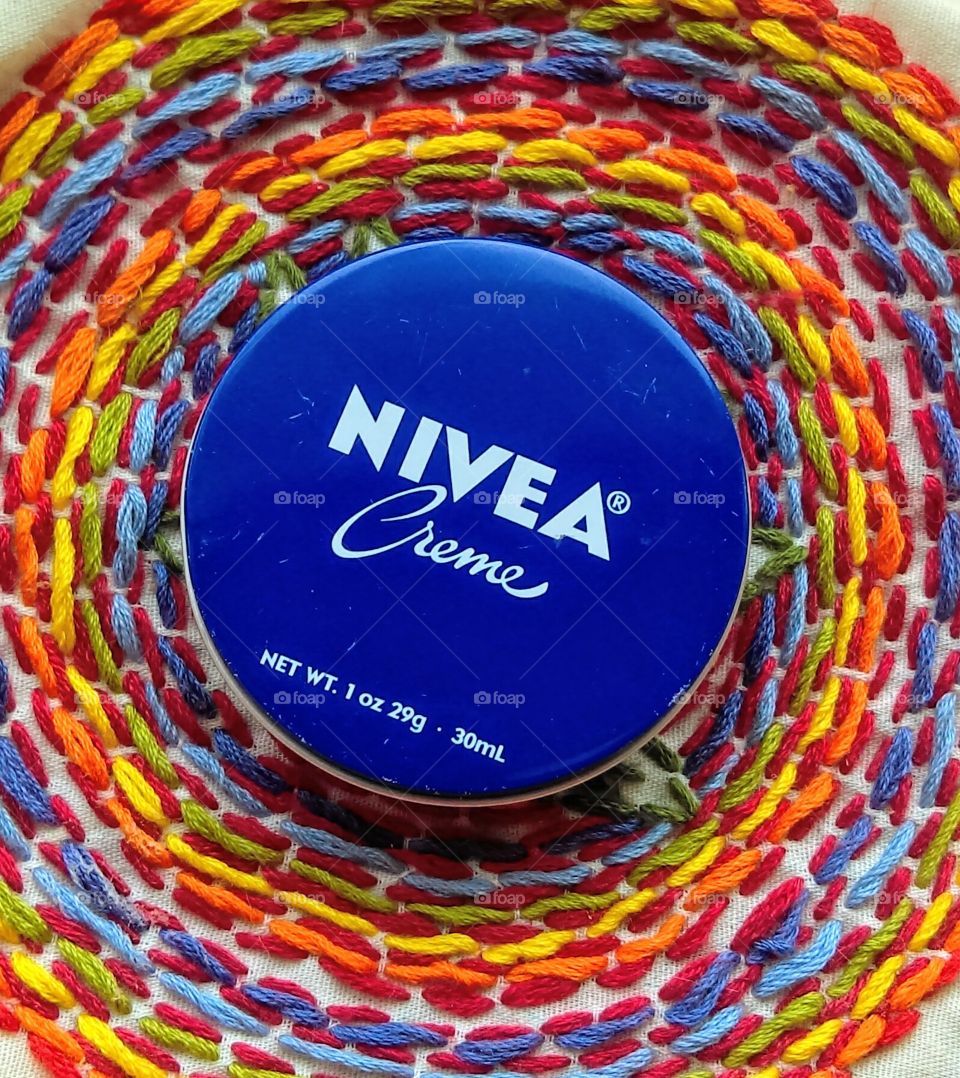 Rainbow Nivea Creme