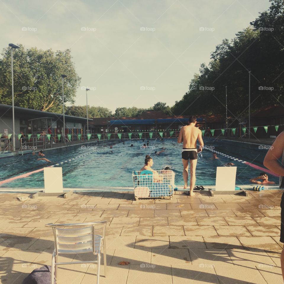 London fields lido 