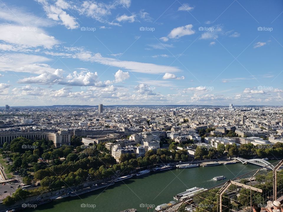 París visto desde la torre Eiffel (der)