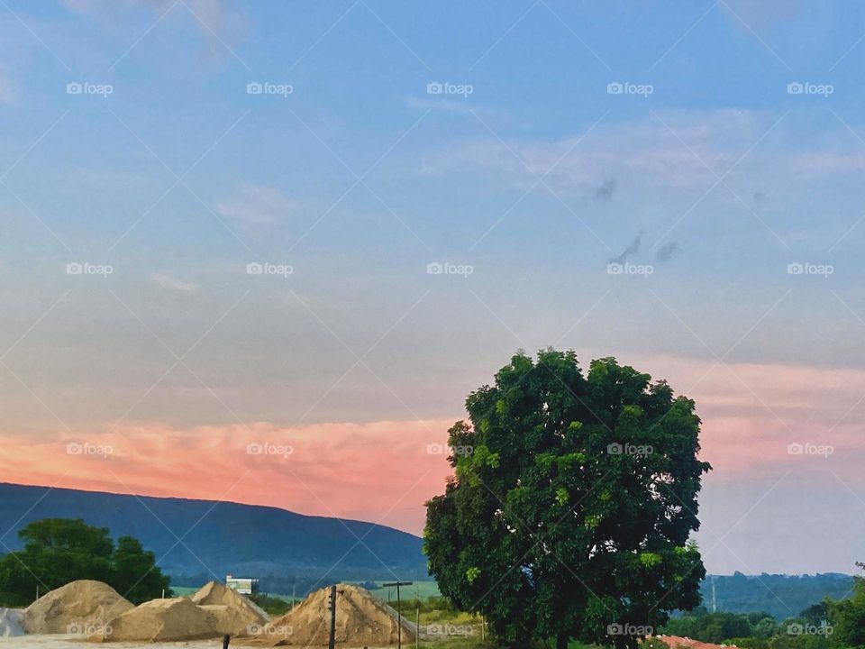 🌄🇺🇸 An extremely beautiful dawn in Jundiaí, interior of Brazil. Cheer the nature! / 🇧🇷 Um amanhecer extremamente bonito em Jundiaí, interior do Brasil. Viva a natureza! 
