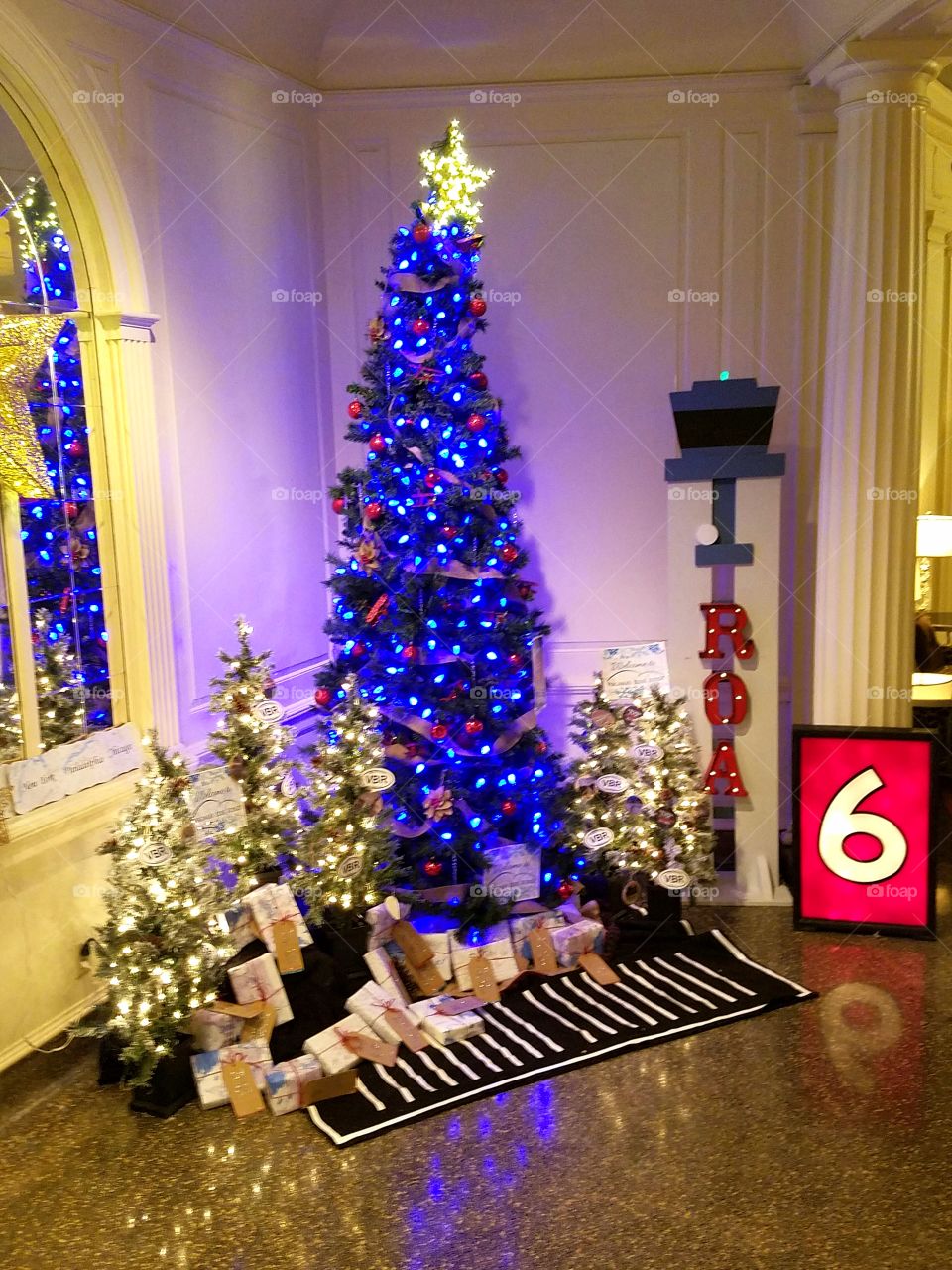 Roanoke ROA airport themed Christmas tree