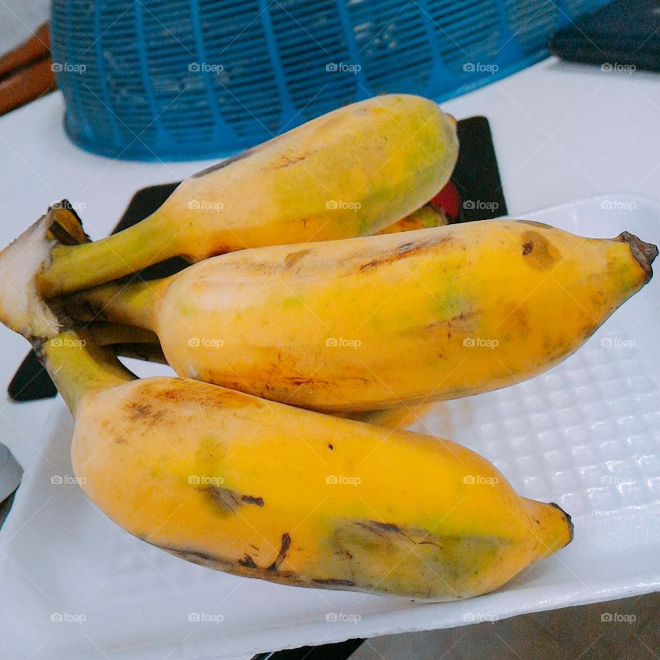 "Cultivated banana" in Thailand call "klwy namva"