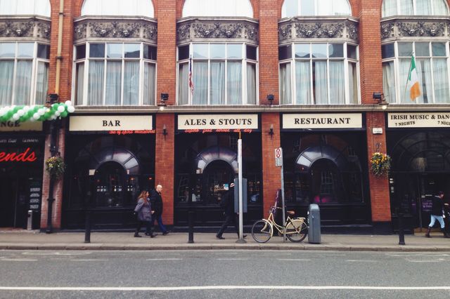 Irish pub