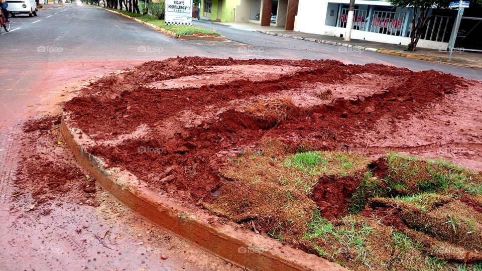 Acidentes automobilísticos em rotatórias.