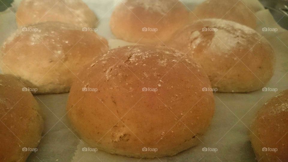 Kleine Brötchen backen