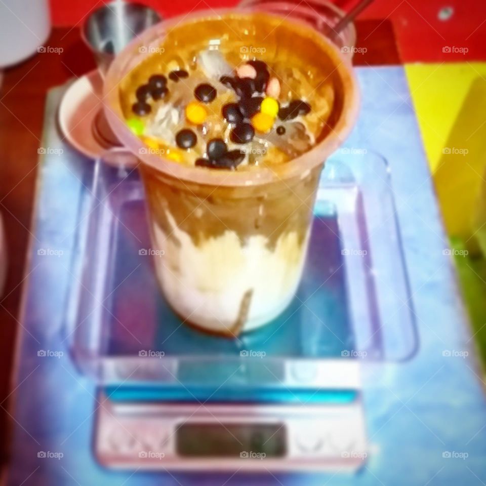 iced dalgona coffee with topping choco