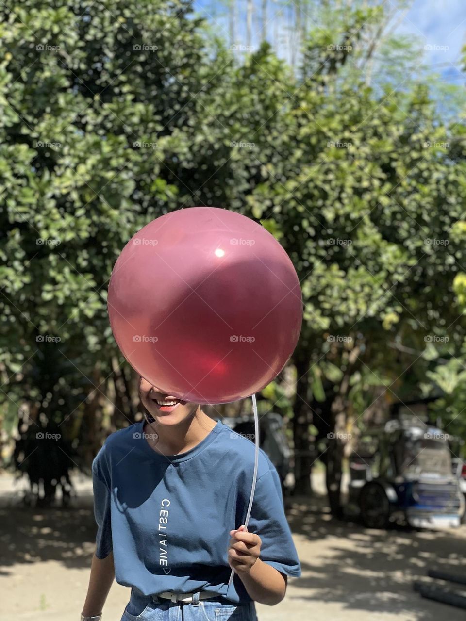 Balloons keep on reminding us that it’s okay to be childish, sometimes. Enjoy moment, live a happy and a colorful life like a balloon. 🎈