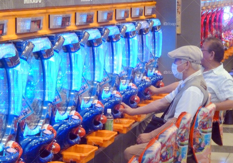 Slot machines players in Okinawa