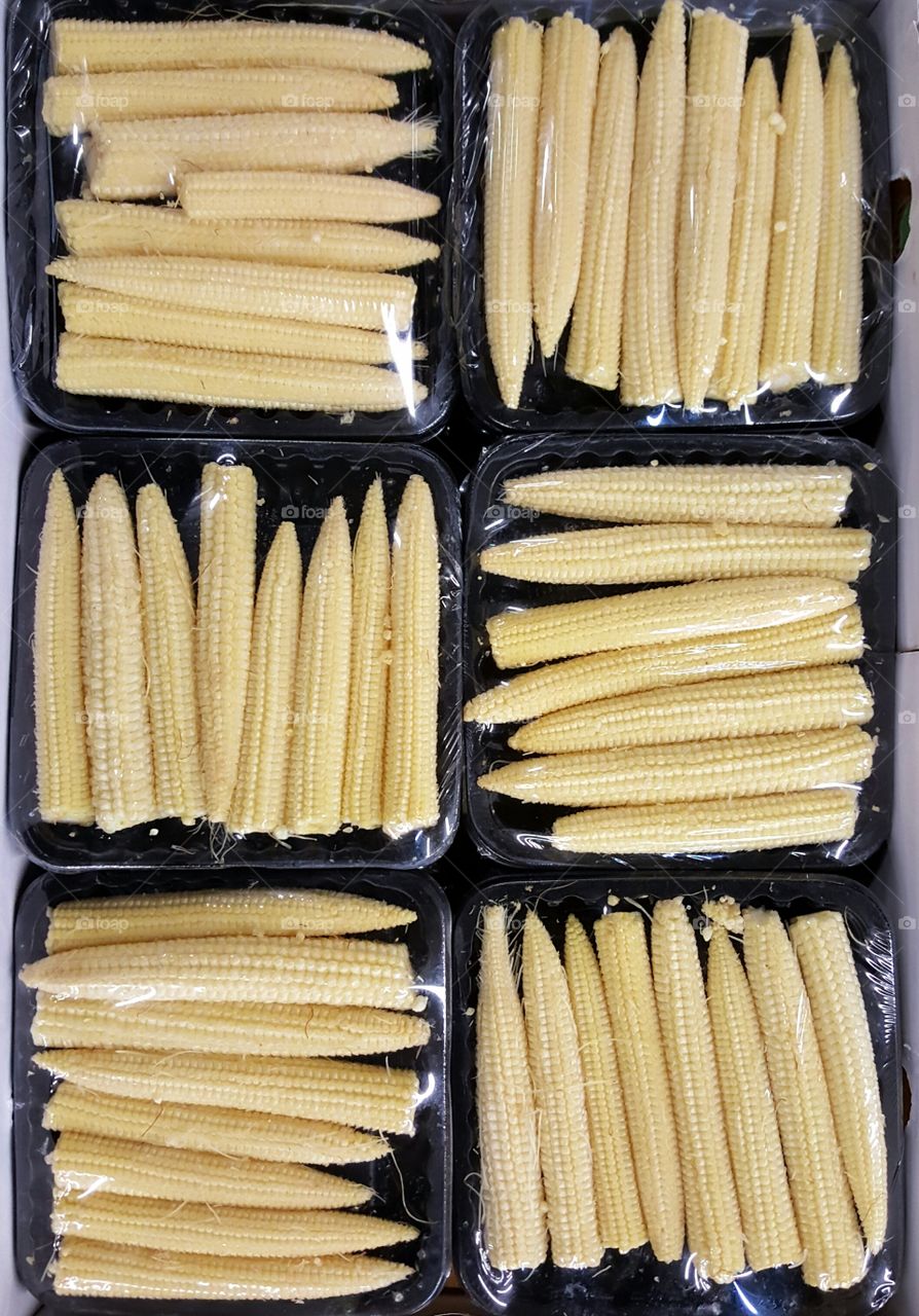Baby corn in small packs