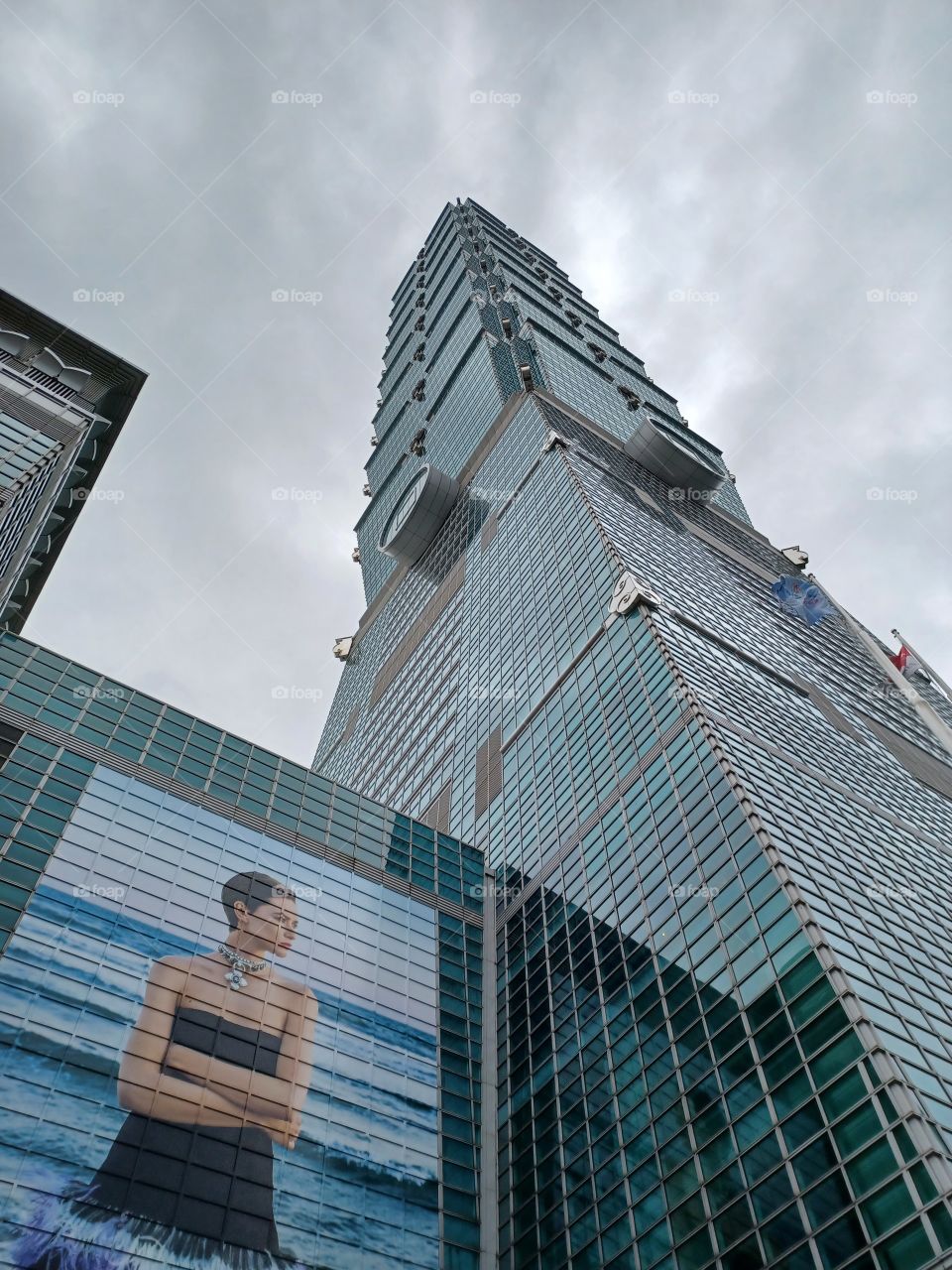 Look up to Taipei 101
