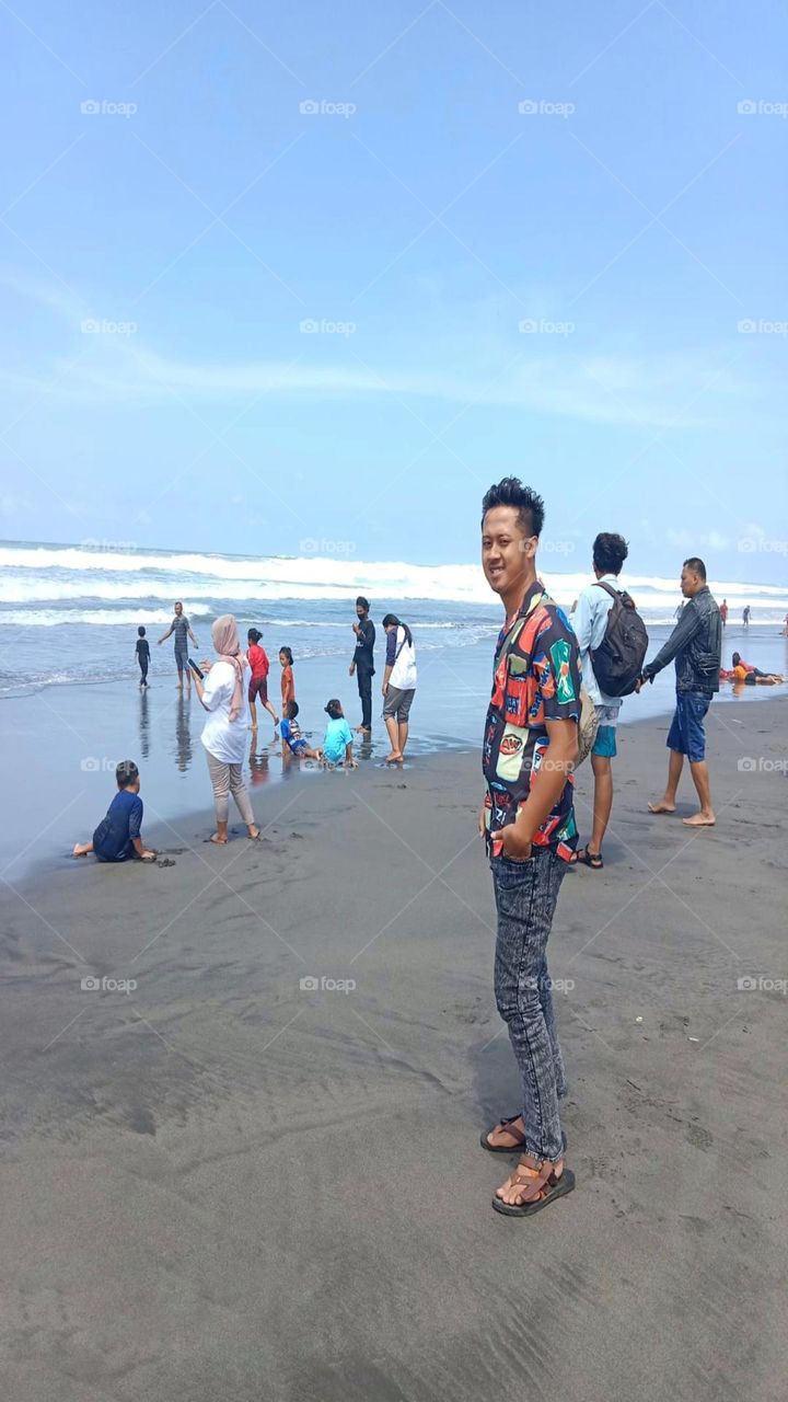 Beach style with best friends