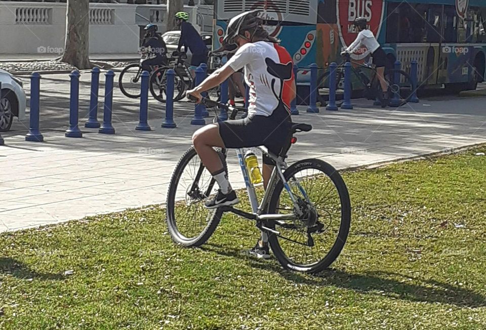 listos para salir con la bicicleta