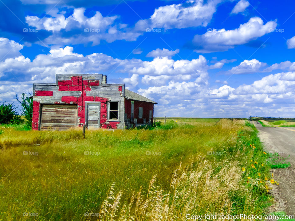abandoned building in the prairies