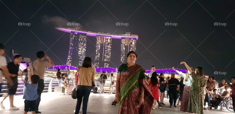 “Singapore “marina Bay sands, tourists place