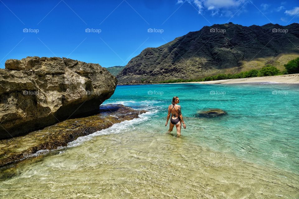 Serenity in Hawaii. Beautiful lagoon with turquoise waters and beautiful beaches 