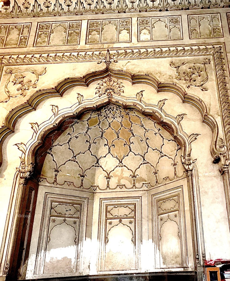Decorative details in arch at Lahore Fort 