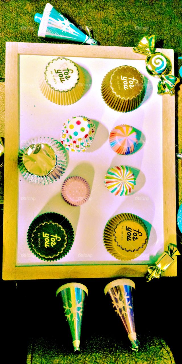 I love so much all those colors and design for cupcakes  so that it will be look more irresistible.