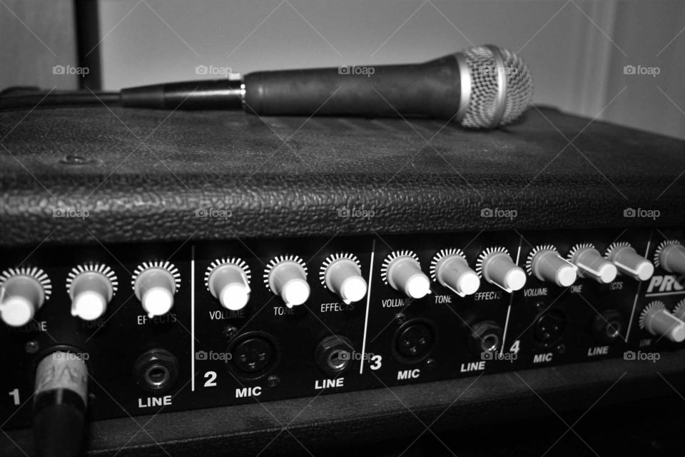 microphone & amp