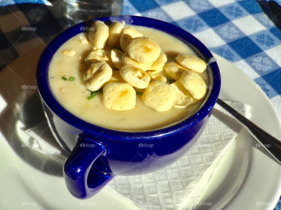 New England Clam Chowder with Cracks 