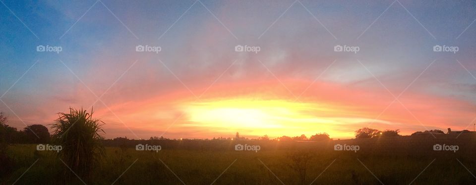 ‪🌅Desperta, #Jundiaí!‬
‪Uau! Essa é a panorâmica do #amanhecer de hoje, 06h30.‬
‪Ótimo #sábado a todos.‬
‪🍃‬
‪#natureza‬
‪#céu‬
‪#fotografia‬
‪#paisagem ‬