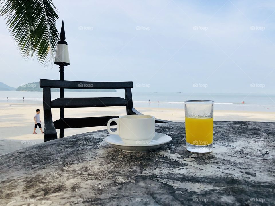 Sweet summer morning ; sky and sea is not the limit 