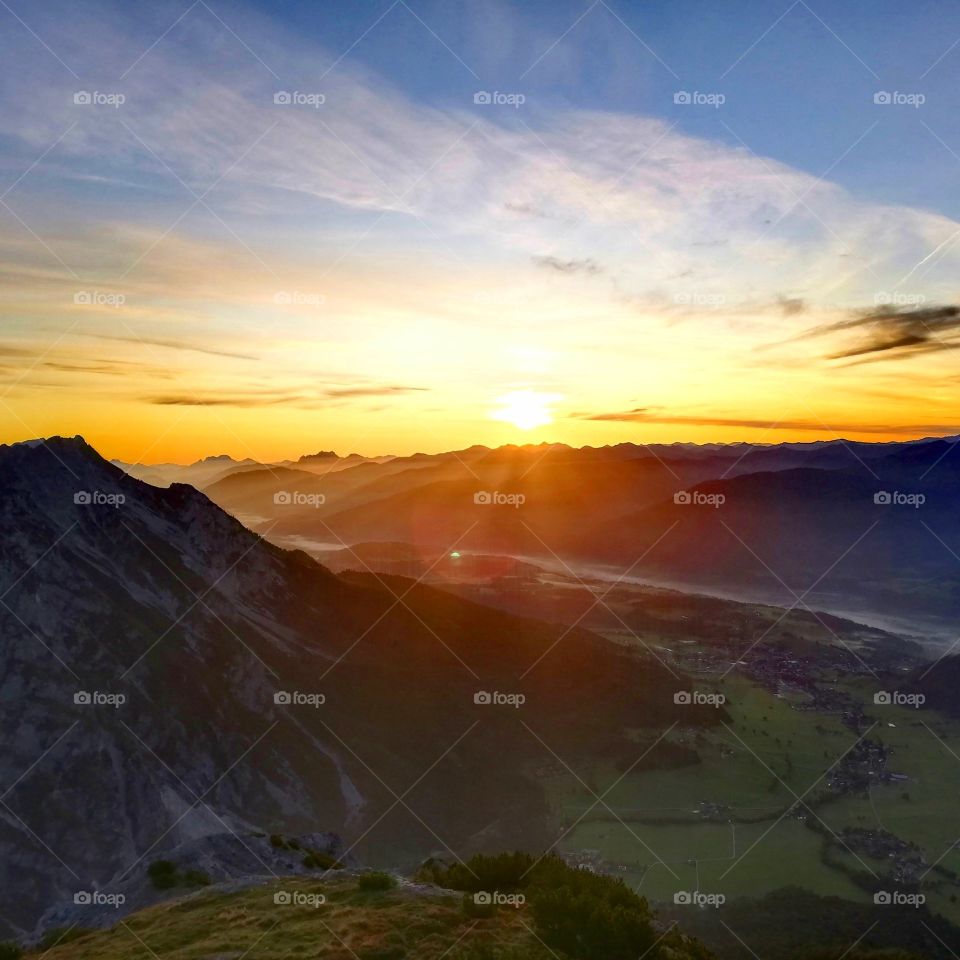 Sonnenaufgang am Berg