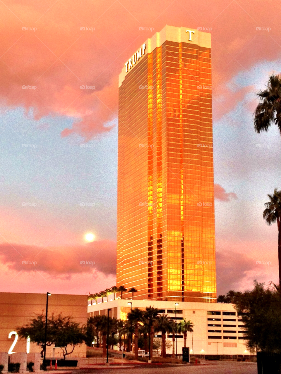 las vegas morning clouds hotel by bcpix