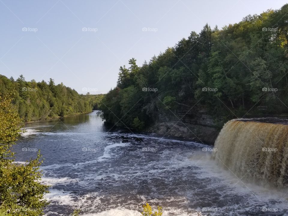 Tahquamenon Falls,  Paradise Michigan