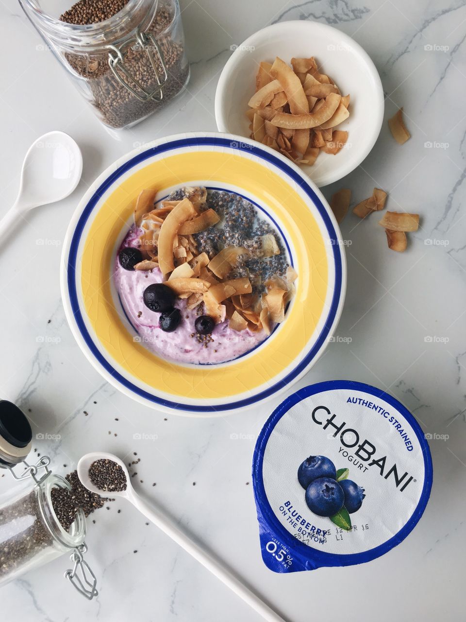 Made with Chobani : Healthy breakfast bowl blueberry yogurt with chia pudding.
(CHOBANI Blueberry, chia seed, milk, perilla seed and coconut chips)