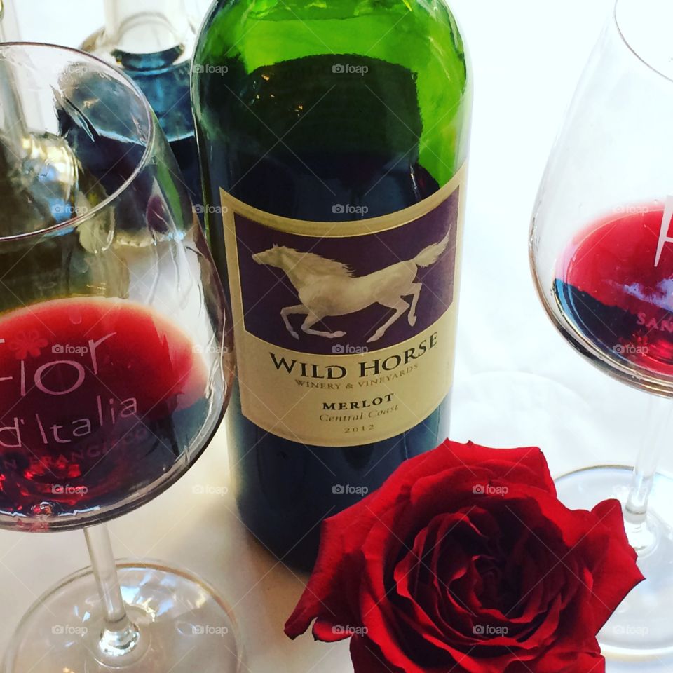 Roses and wine 