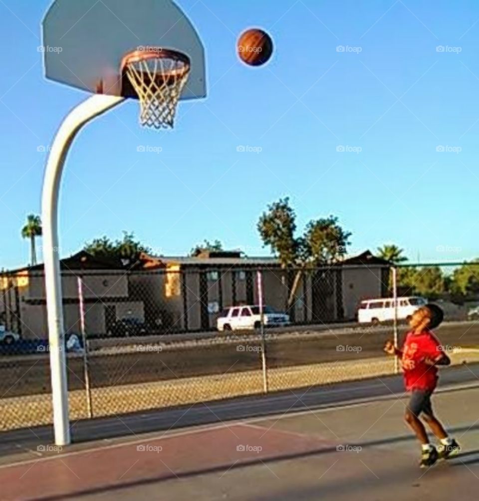 5 year old playing basketball