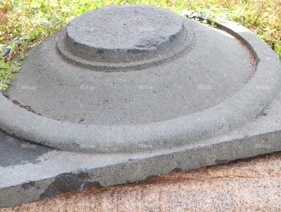 stone round